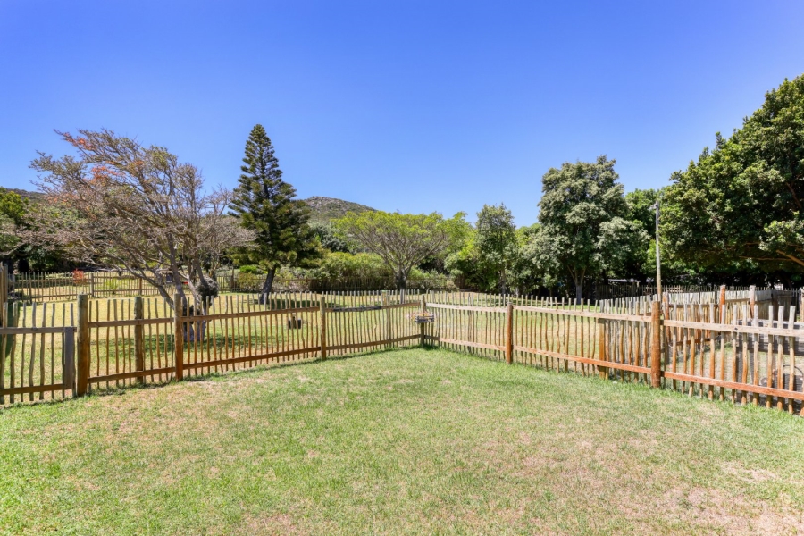To Let 4 Bedroom Property for Rent in Crofters Valley Western Cape